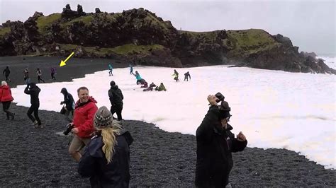 sneaker waves iceland